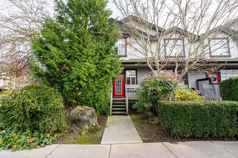 19 18828 69 AVENUE - photo 4 of 30