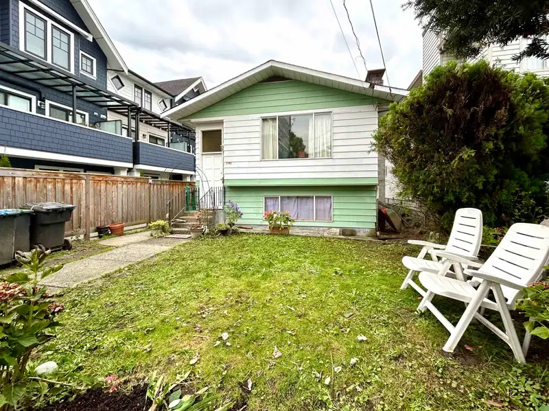 2342 KELLY AVENUE - photo 2 of 9