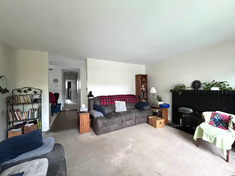 2342 KELLY AVENUE - photo 4 of 9