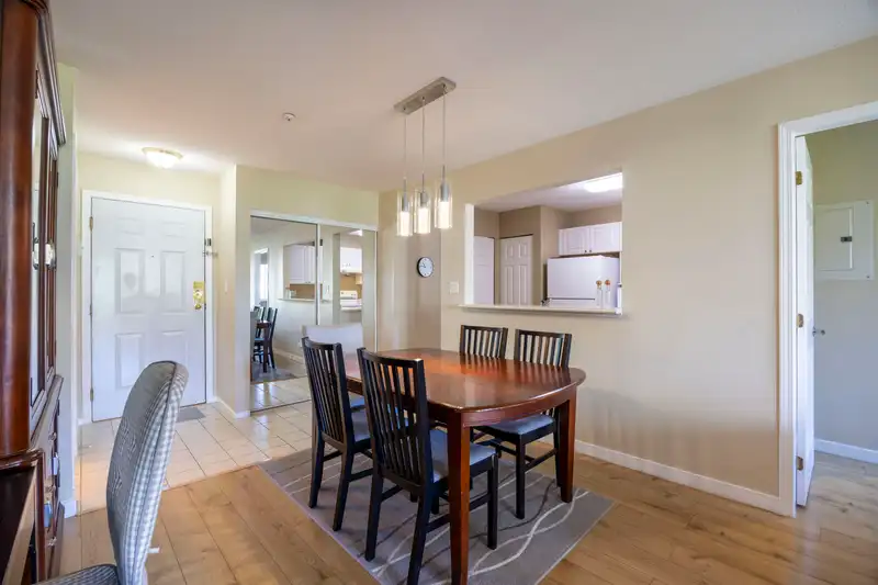 314 1190 EASTWOOD STREET - photo 4 of 24