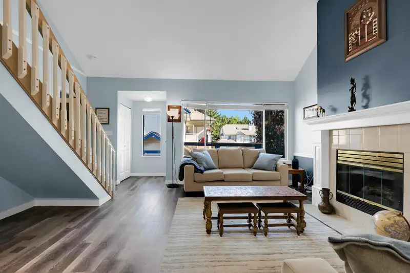 213 7837 120A ST STREET - photo 2 of 25