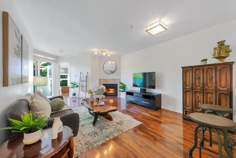 309 518 THIRTEENTH STREET - photo 3 of 27