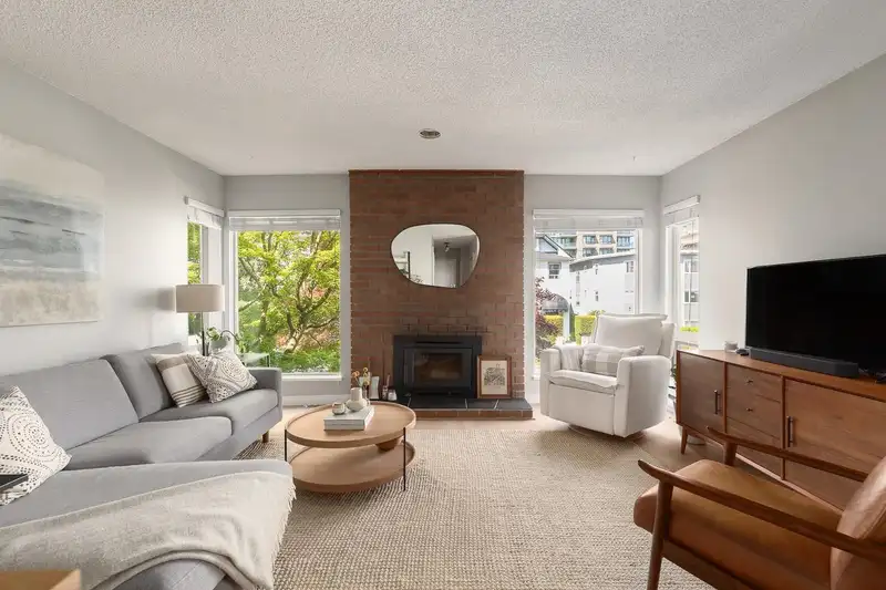 206 1260 W 10TH AVENUE - photo 2 of 20