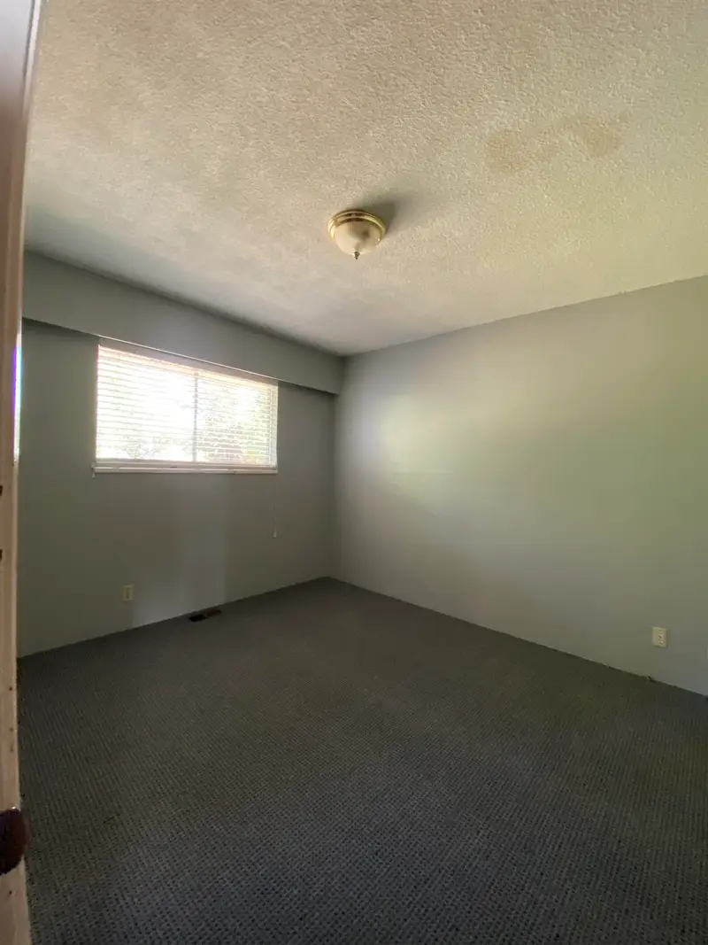 15855 VINE AVENUE - photo 4 of 19