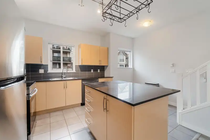 602 1661 FRASER AVENUE - photo 3 of 30
