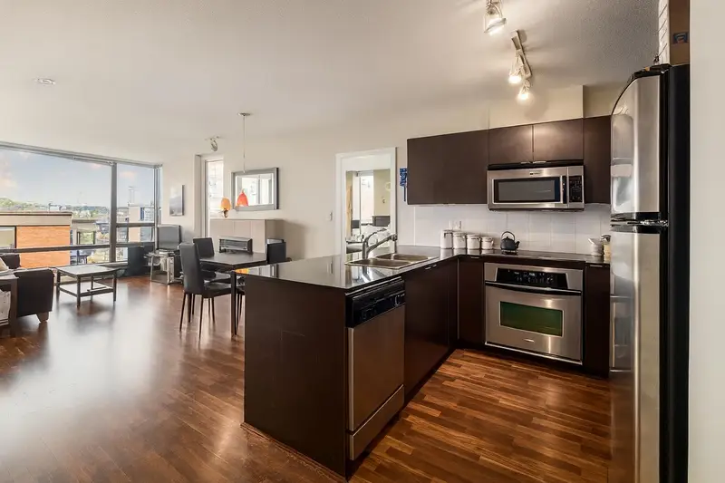 506 4182 DAWSON STREET - photo 2 of 25