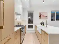 2 2541 E 2ND AVENUE - thumbnail 5