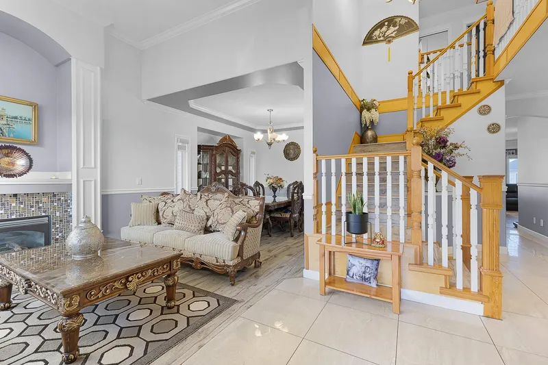 14516 81 AVENUE - photo 4 of 25