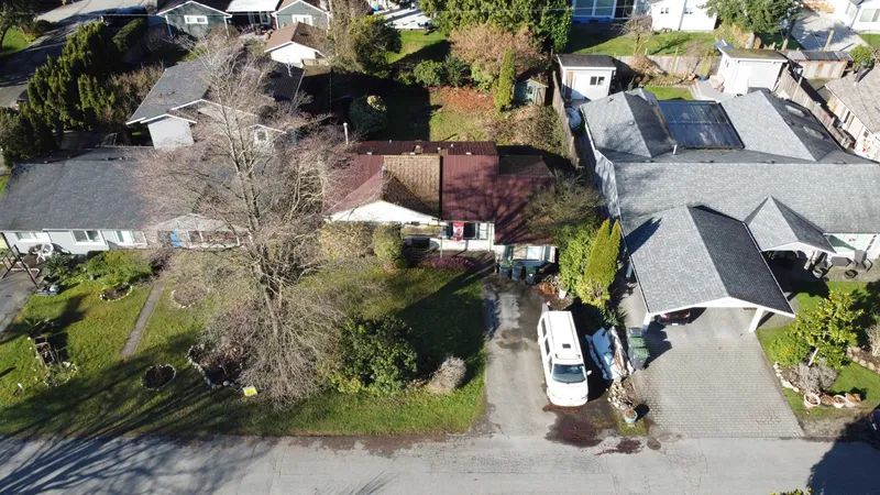 1319 COTTONWOOD CRESCENT - photo 3 of 8