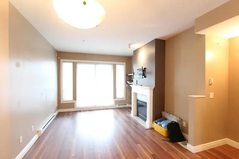 33 160 PEMBINA STREET - photo 3 of 19