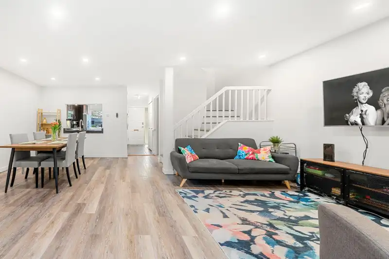 2315 MOUNTAIN HIGHWAY - photo 2 of 40