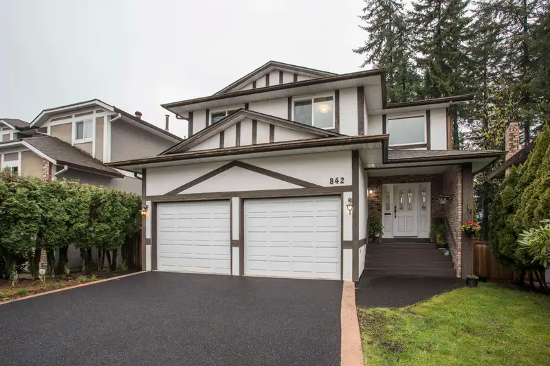 842 LIGHTHOUSE COURT - photo 2 of 39