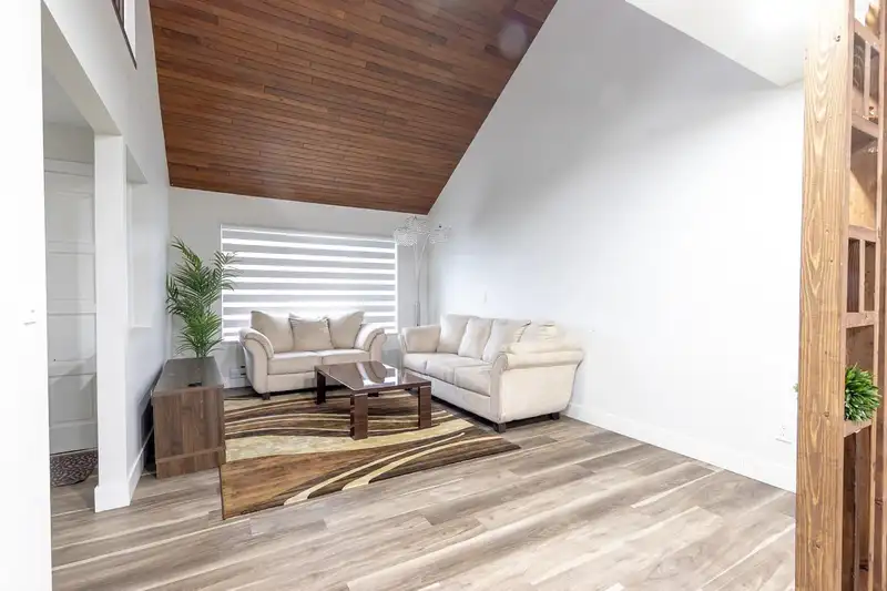 2224 WILLOUGHBY WAY - photo 2 of 40