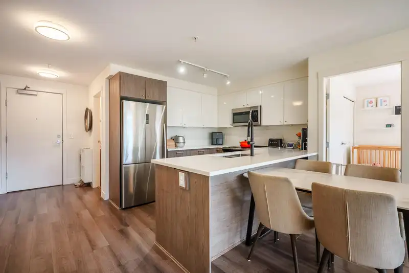 418 2525 CLARKE STREET - photo 1 of 26