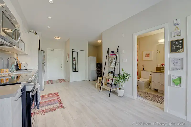 301 13768 108 AVENUE - photo 4 of 26