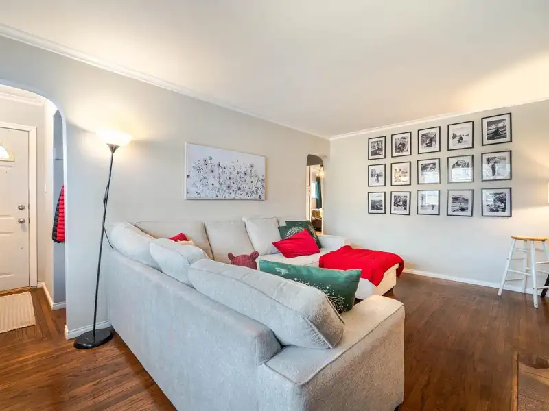 420 ALBERTA STREET - photo 3 of 28
