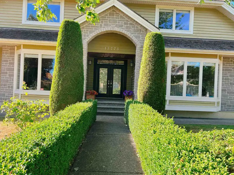 15775 39A AVENUE - photo 3 of 6