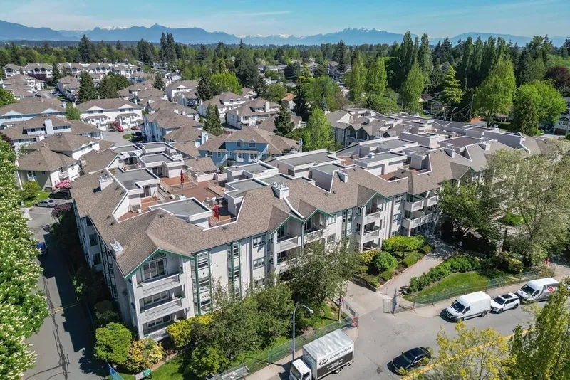 320 13911 70 AVENUE - photo 1 of 14