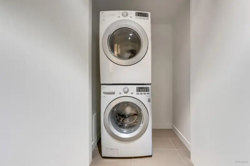 209 9060 UNIVERSITY CRESCENT - photo 4 of 12