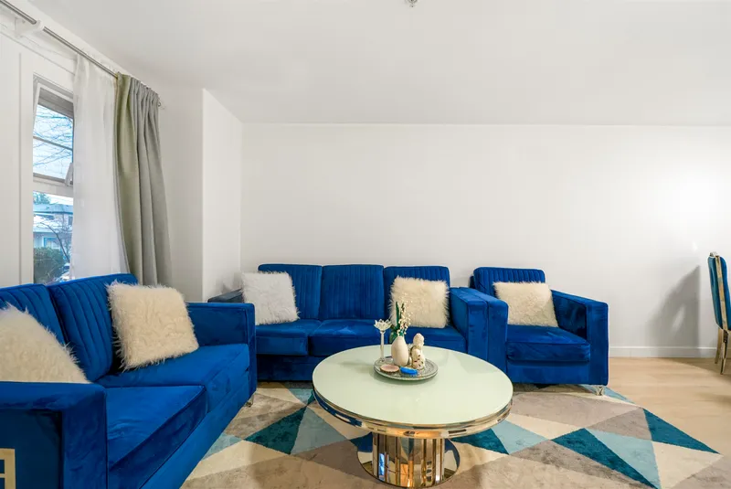 5 15432 16A AVENUE - photo 2 of 25