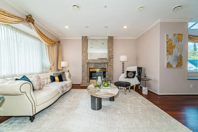 4255 W 15TH AVENUE - photo 4 of 25