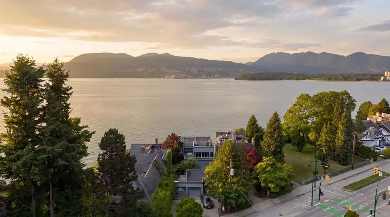 2711 POINT GREY ROAD - photo 1 of 20