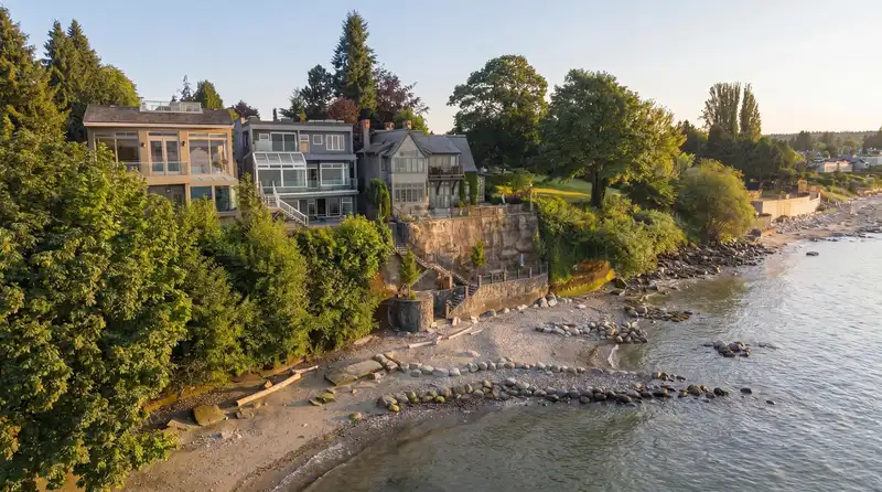 2711 POINT GREY ROAD - photo 2 of 20