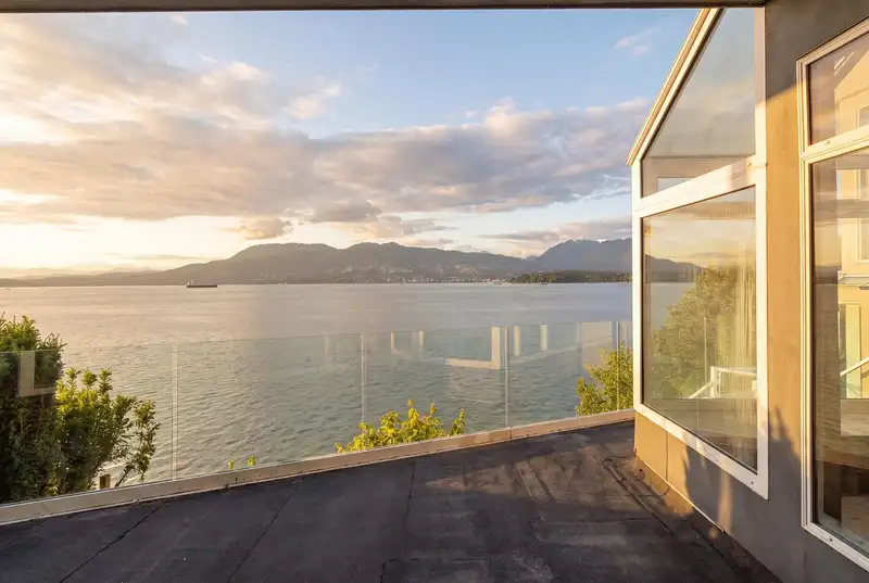 2711 POINT GREY ROAD - photo 3 of 20