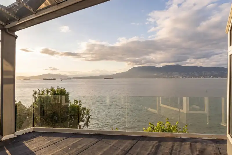 2711 POINT GREY ROAD - photo 4 of 20