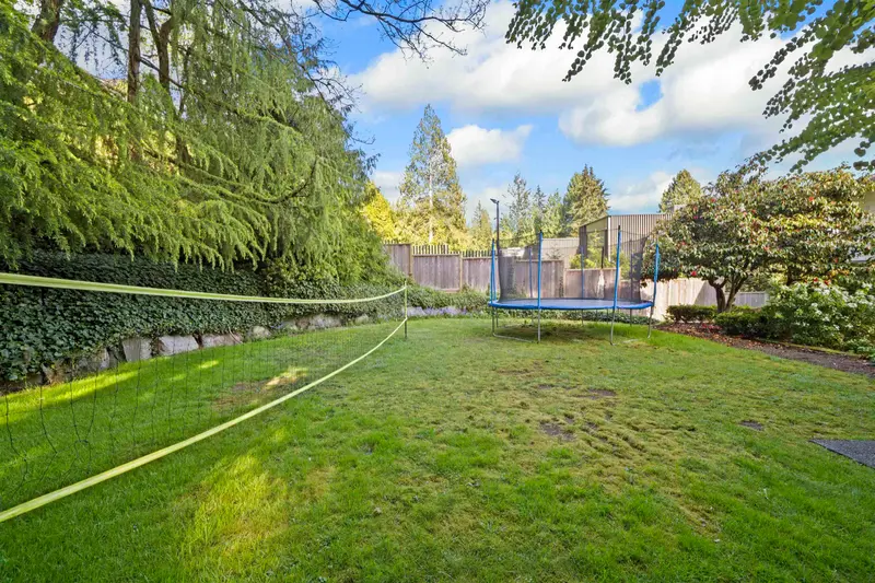 4075 ROSE CRESCENT - photo 3 of 25