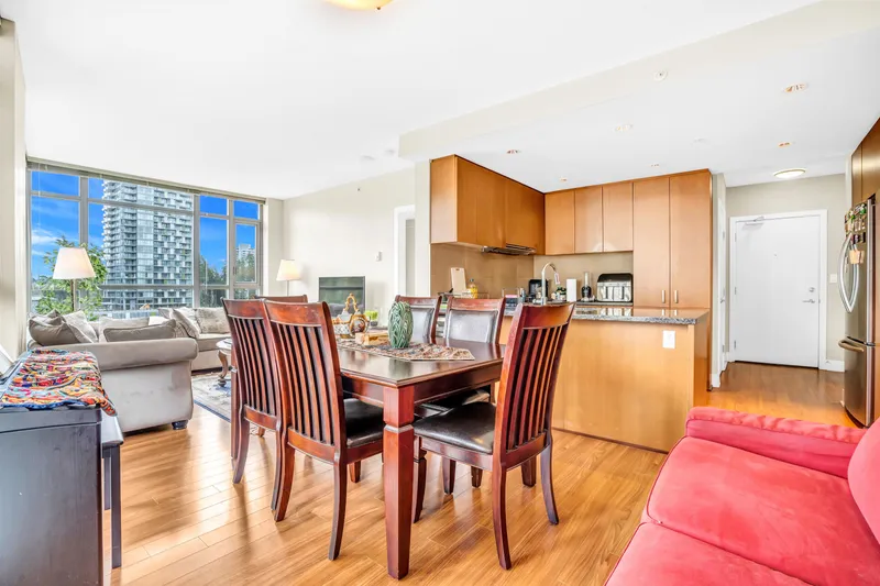 1003 3008 GLEN DRIVE - photo 1 of 25