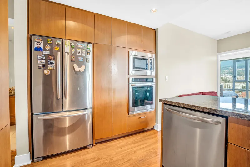 1003 3008 GLEN DRIVE - photo 3 of 25