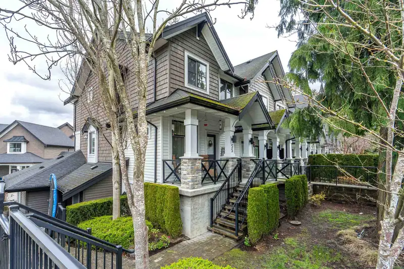 55 14271 60 AVENUE - photo 1 of 40