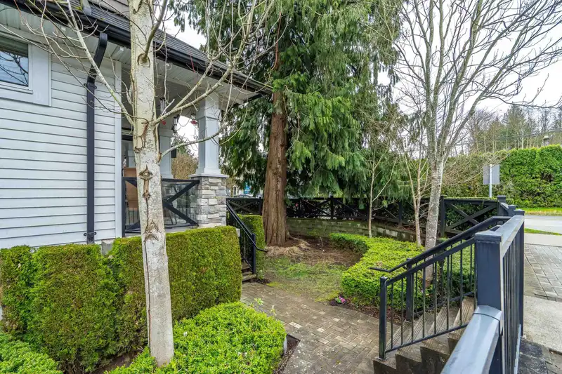 55 14271 60 AVENUE - photo 4 of 40