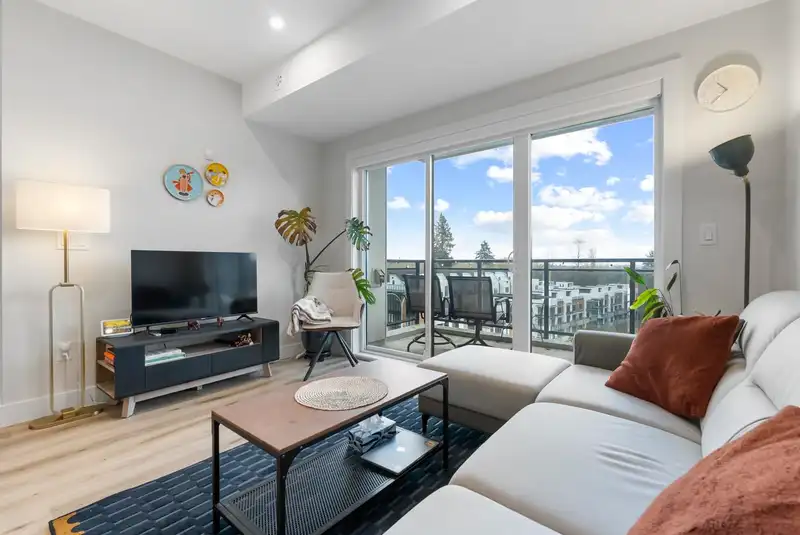 506 6285 KING GEORGE BOULEVARD - photo 3 of 30