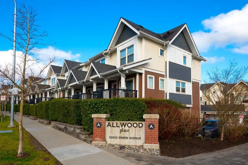 142 32633 SIMON AVENUE - photo 1 of 25