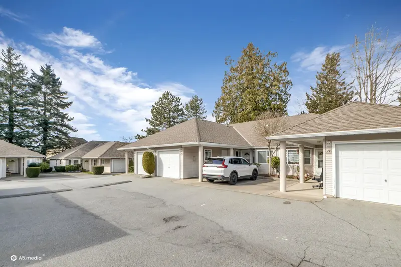 26 7127 124 STREET - photo 2 of 22