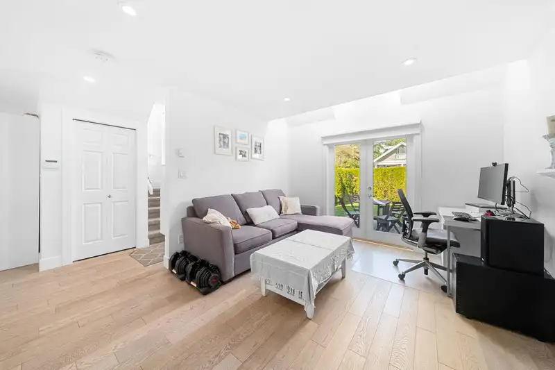 3558 W 8TH AVENUE - photo 4 of 34