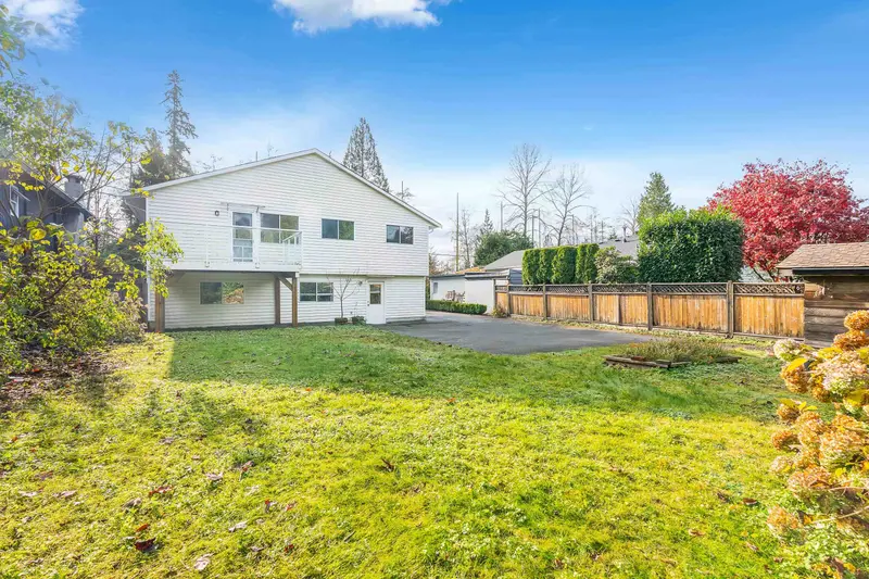 3868 MT SEYMOUR PARKWAY - photo 2 of 25