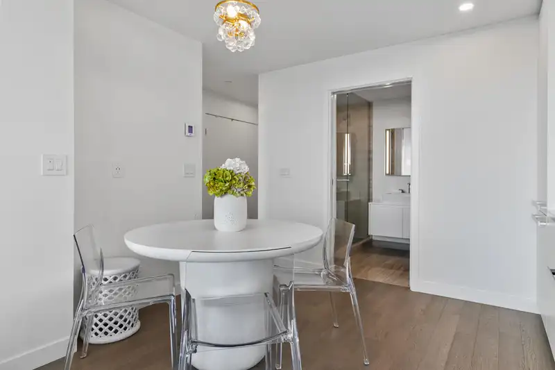 4109 1480 HOWE STREET - photo 3 of 25