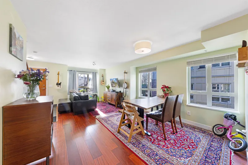 10 4055 PENDER STREET - photo 4 of 25