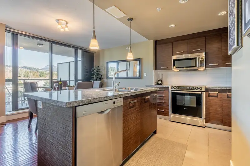 801 2959 GLEN DRIVE - photo 1 of 13