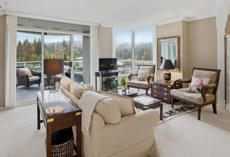 704 995 ROCHE POINT DRIVE - photo 1 of 40