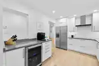102A 1220 QUAYSIDE DRIVE - thumbnail 4