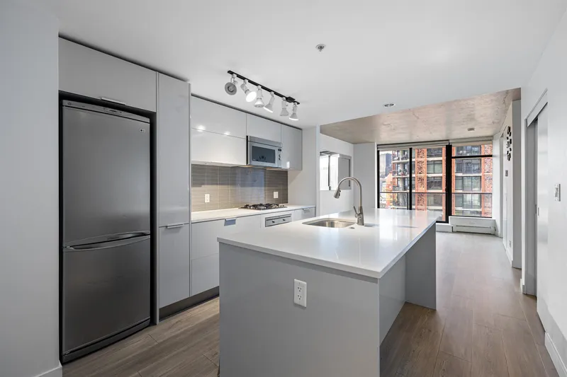 1407 108 W CORDOVA STREET - photo 3 of 15