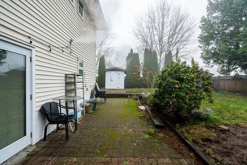 18252 60A AVENUE - photo 2 of 16