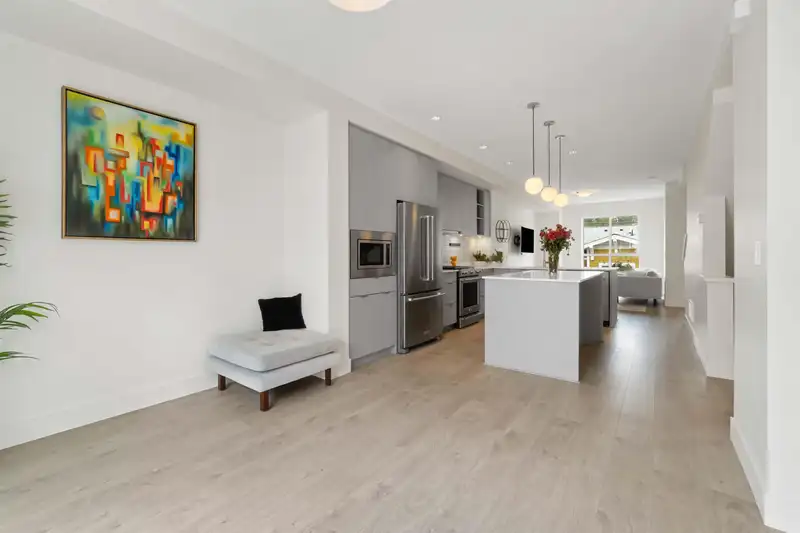 75 16561 17A AVENUE - photo 3 of 27