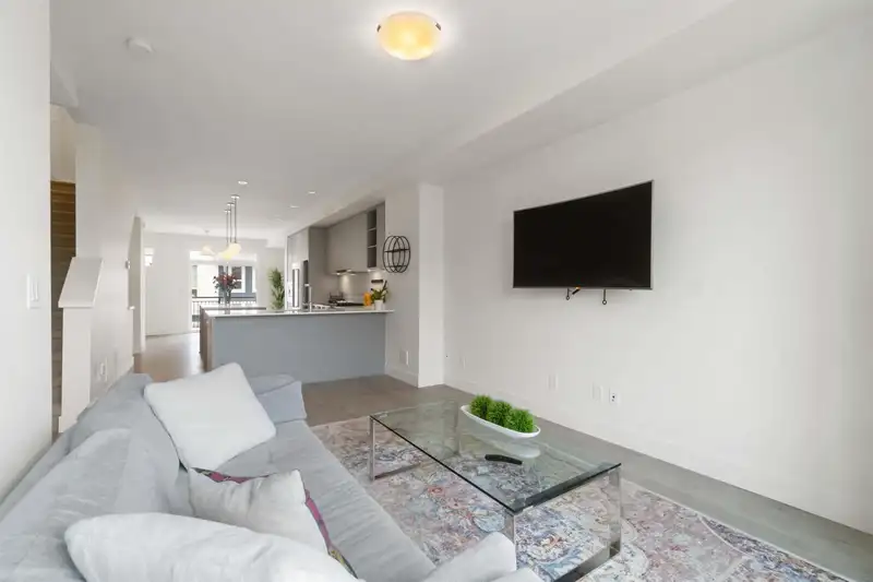 75 16561 17A AVENUE - photo 4 of 27