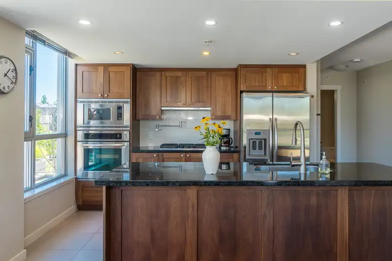 223 9371 HEMLOCK DRIVE - photo 4 of 21