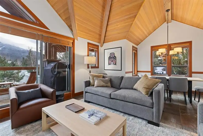 A 4847 CASABELLA CRESCENT - photo 3 of 23